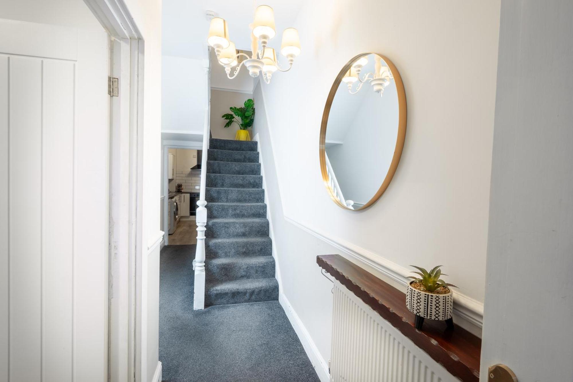 4-Bedroom Home - Ideal For Groups Working Away From Home Swansea Zewnętrze zdjęcie