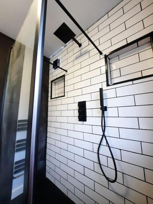 4-Bedroom Home - Ideal For Groups Working Away From Home Swansea Zewnętrze zdjęcie